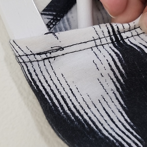 AB Studio black and white chevron print size L dress NWT - Picture 8 of 8